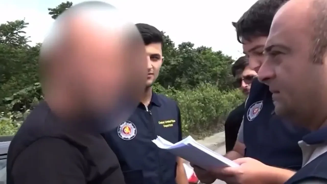 Kırmızı bültenle aranan 12, ulusal seviyede aranan 2 suçlu yakalandı