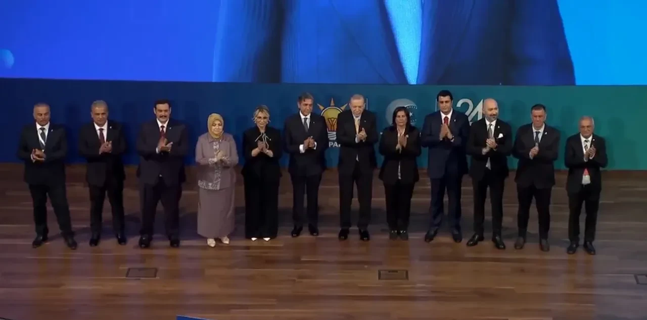 Özlem Çerçioğlu AK Parti'de! Tarihi günde tarihi anlar....