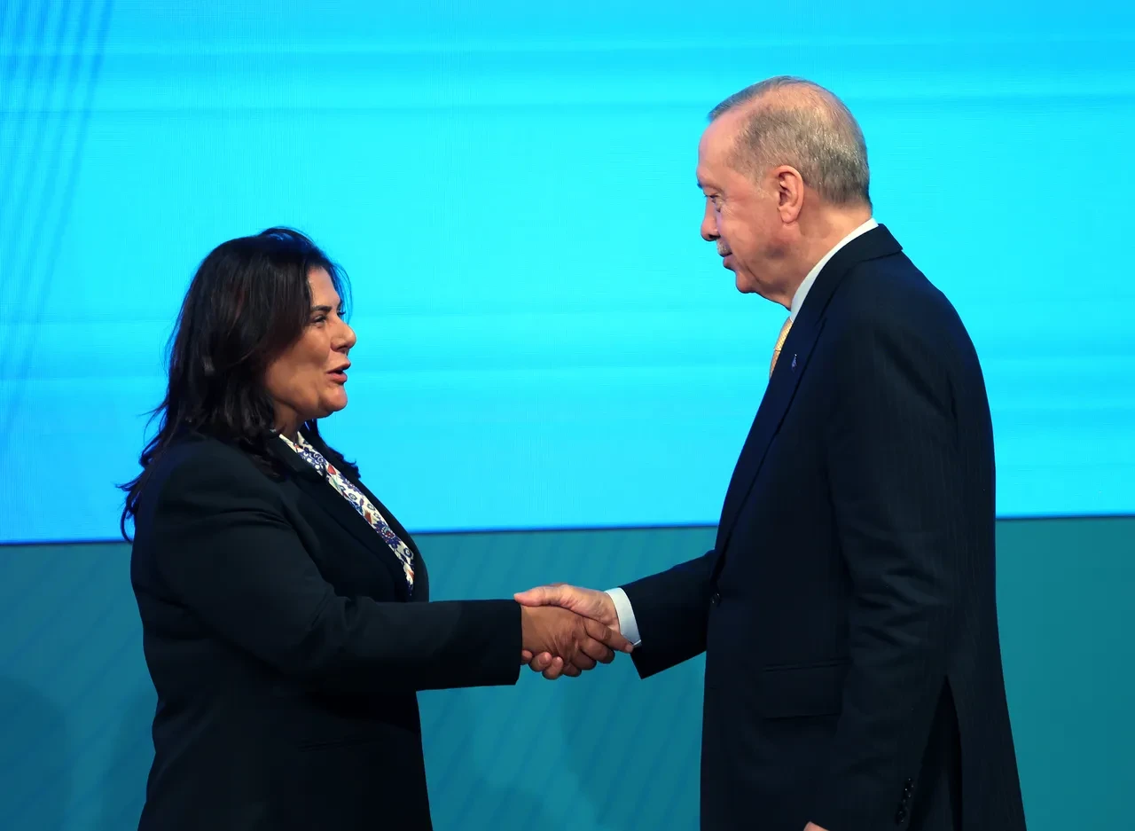 Özlem Çerçioğlu AK Parti'de! Tarihi günde tarihi anlar....