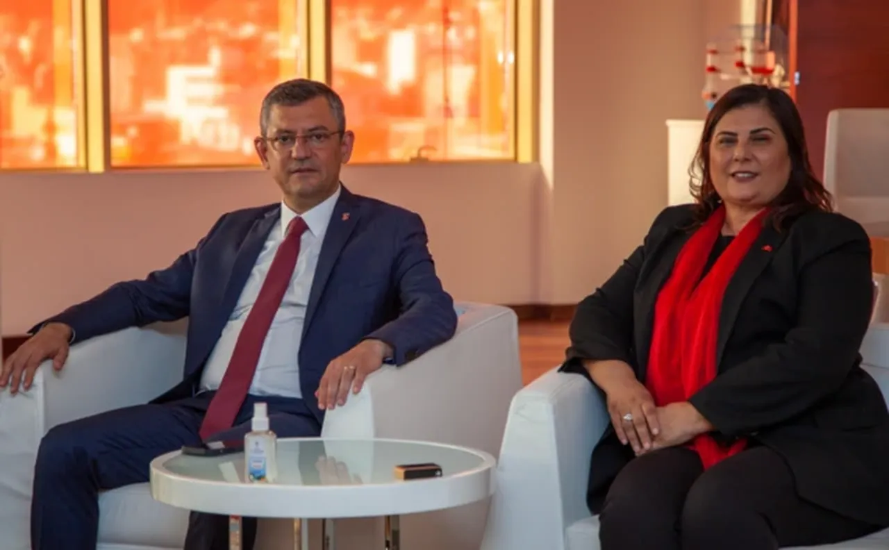 Özlem Çerçioğlu CHP'den istifa etti! 'Aynı yolda yürümeme imkan yok'