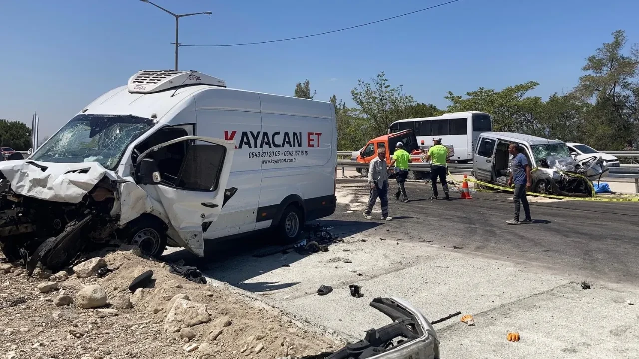 Burdur'da kafa kafaya facia! Ölü ve yaralılar var
