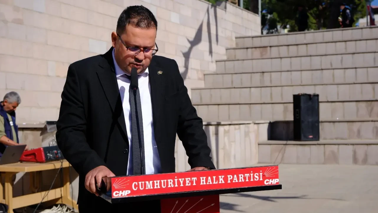 CHP Kuyucak İlçe başkanı Özgür Yöreli görevden alındı!