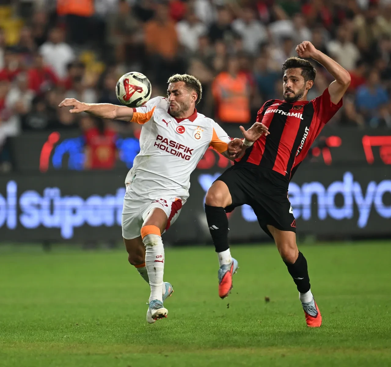 Galatasaray Fatih Karagümrük maç kadrosu! Okan Buruk'un Osimhen kararı belli oldu