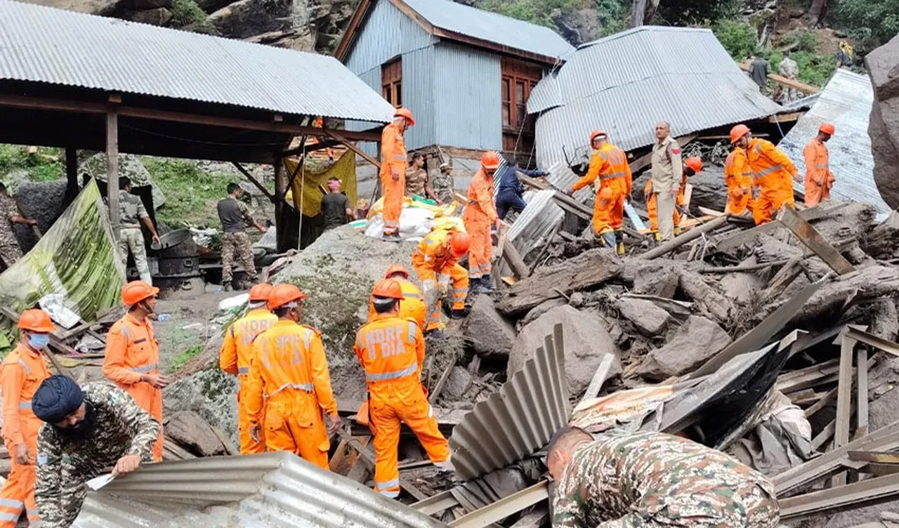 Hindistan’da sel felaketi! Bilanço her geçen gün ağırlaşıyor