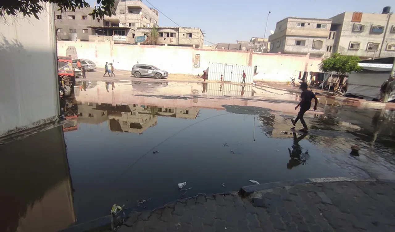 İsrail'in saldırısı kanalizasyonu havaya uçurdu! Nasser Hastanesi sular altında kaldı