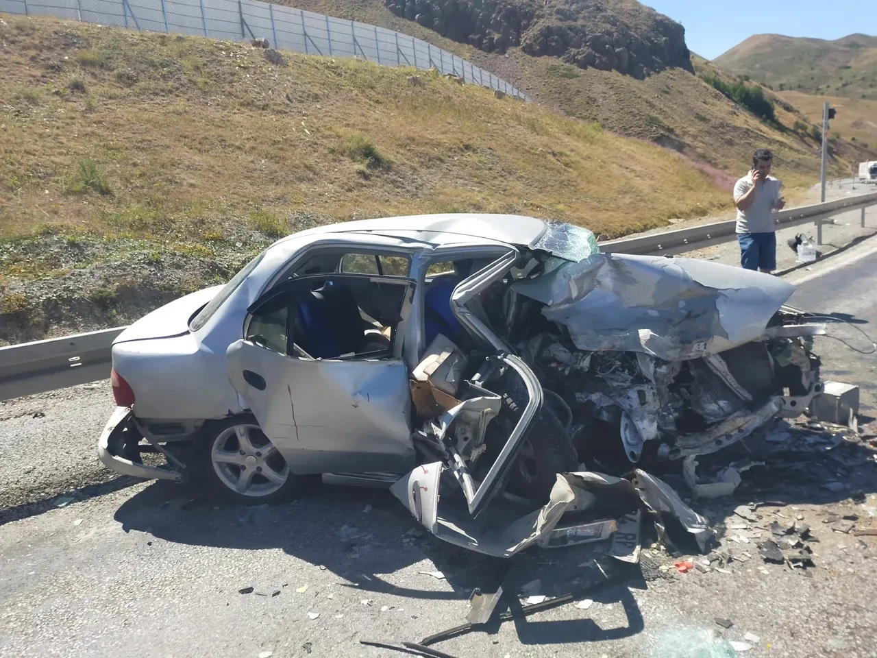 Kafa kafaya facia! 3 kişi feci şekilde can verdi