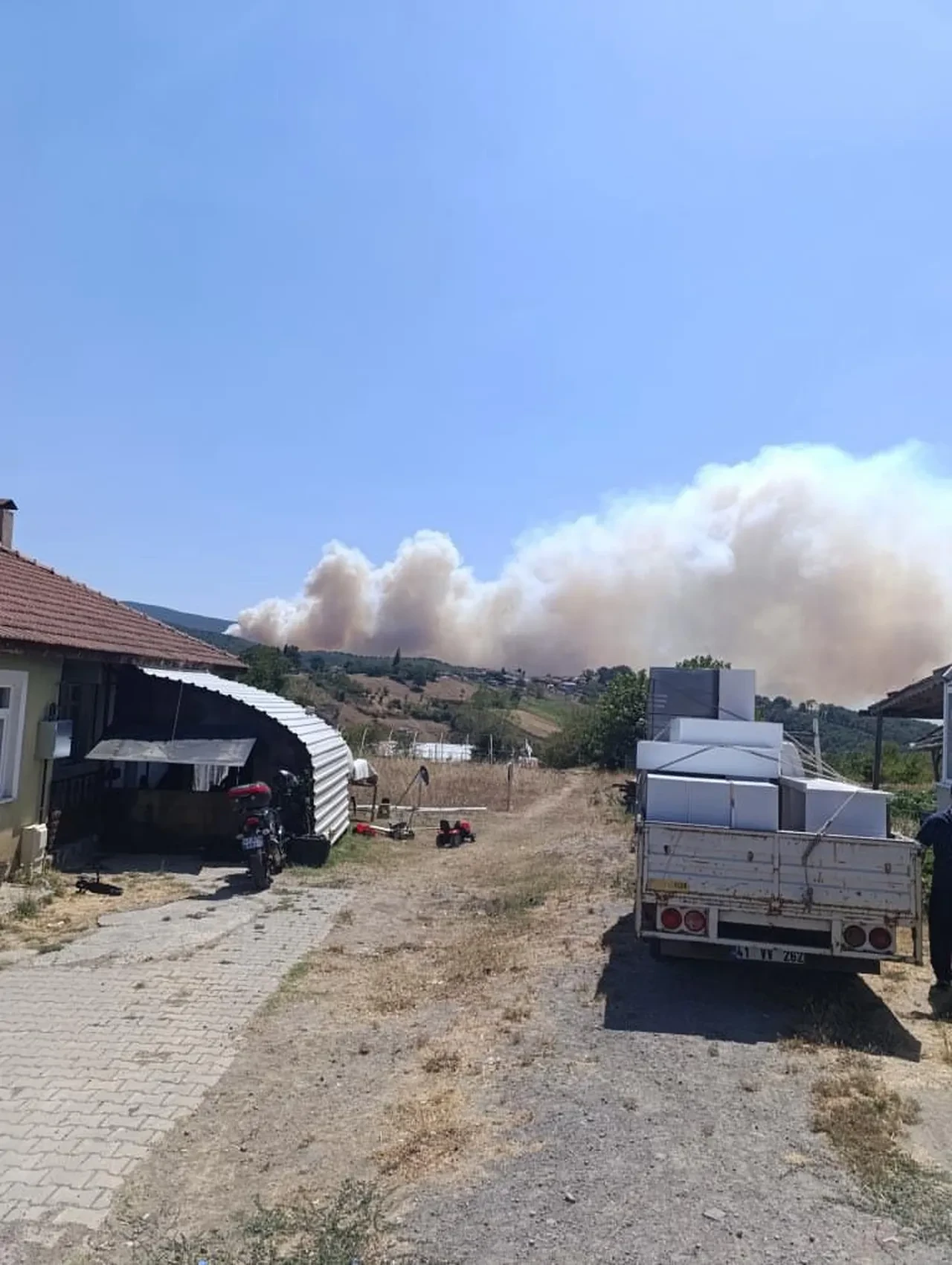 Kocaeli Karamürsel yangın son dakika! Karamürsel Karapınar köyü mevkiinde yangın söndürüldü mü?
