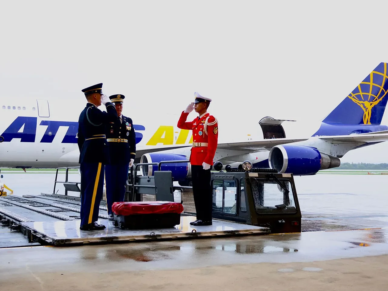 Kore'de şehit olan 4 askerin naaşı 75 yıl sonra Türkiye'ye teslim edildi