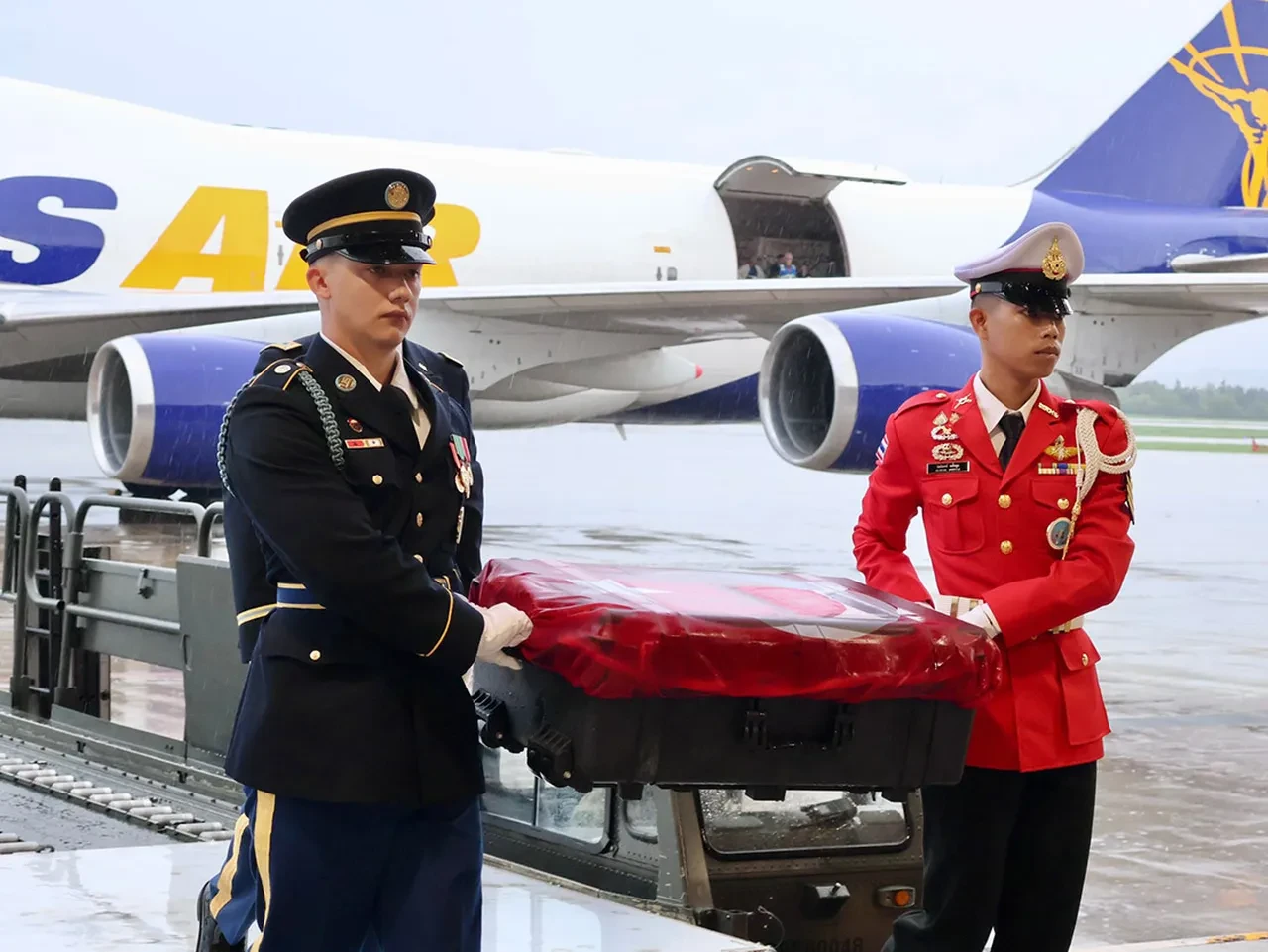 Kore'de şehit olan 4 askerin naaşı 75 yıl sonra Türkiye'ye teslim edildi