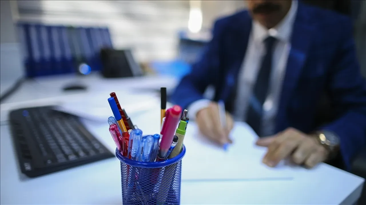 Memur taban aylığına 1000 TL zam gelirse yeni maaşlar ne olur? Hükümetten taban aylığa zam teklifi!