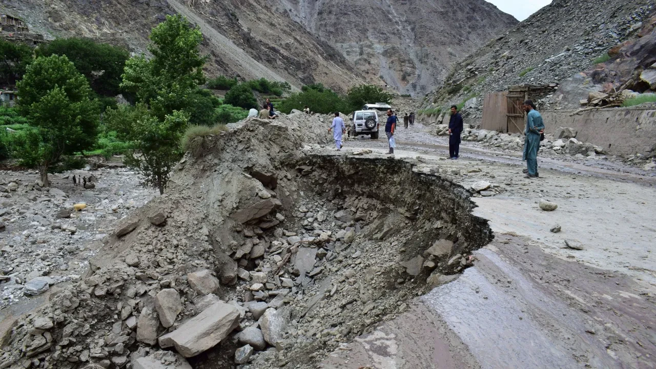 Pakistan sel ve heyelan felaketinin bilançosunu açıkladı! Çok sayıda ölü var