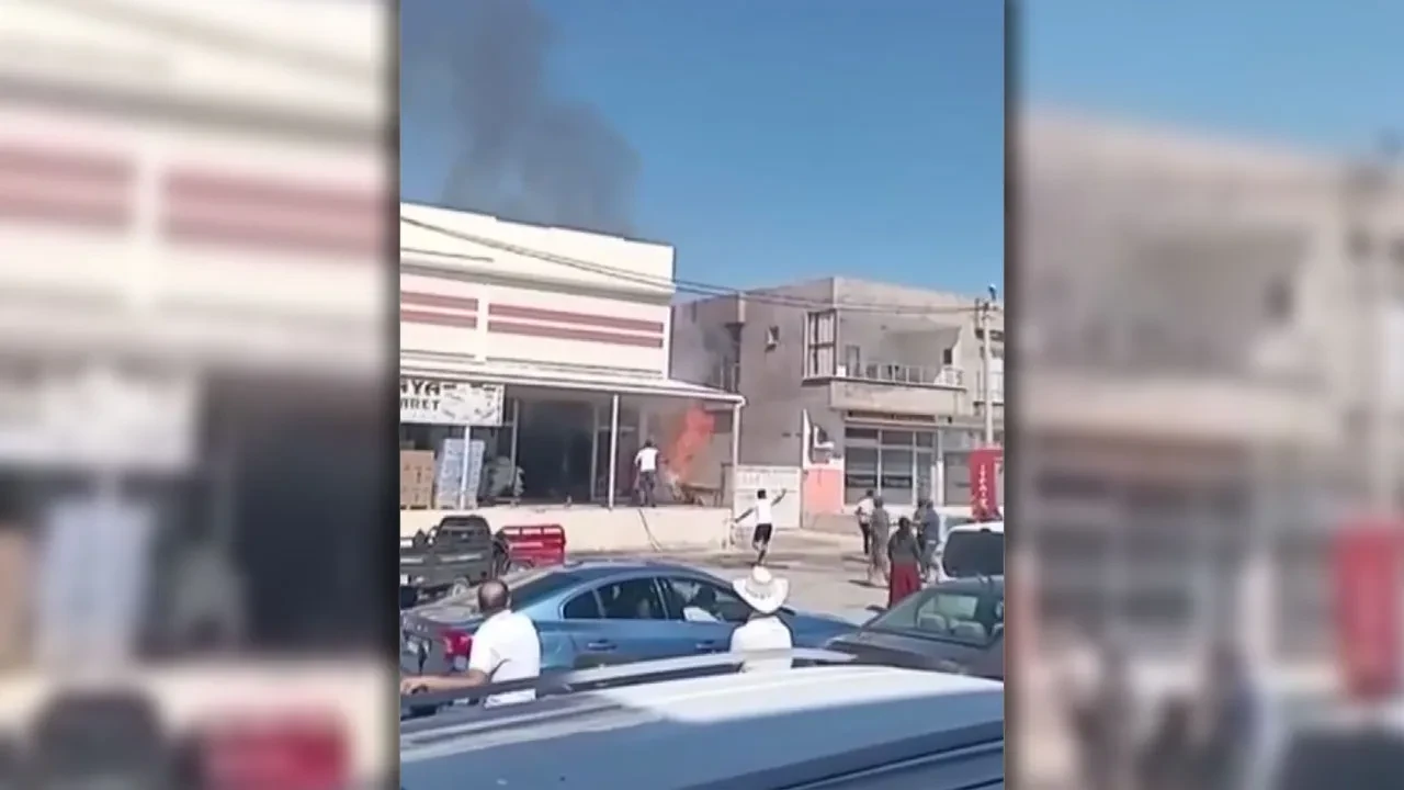 Paletlerden çıkan yangın mahalleliyi ayağa kaldırdı! Korku dolu anlar kamerada