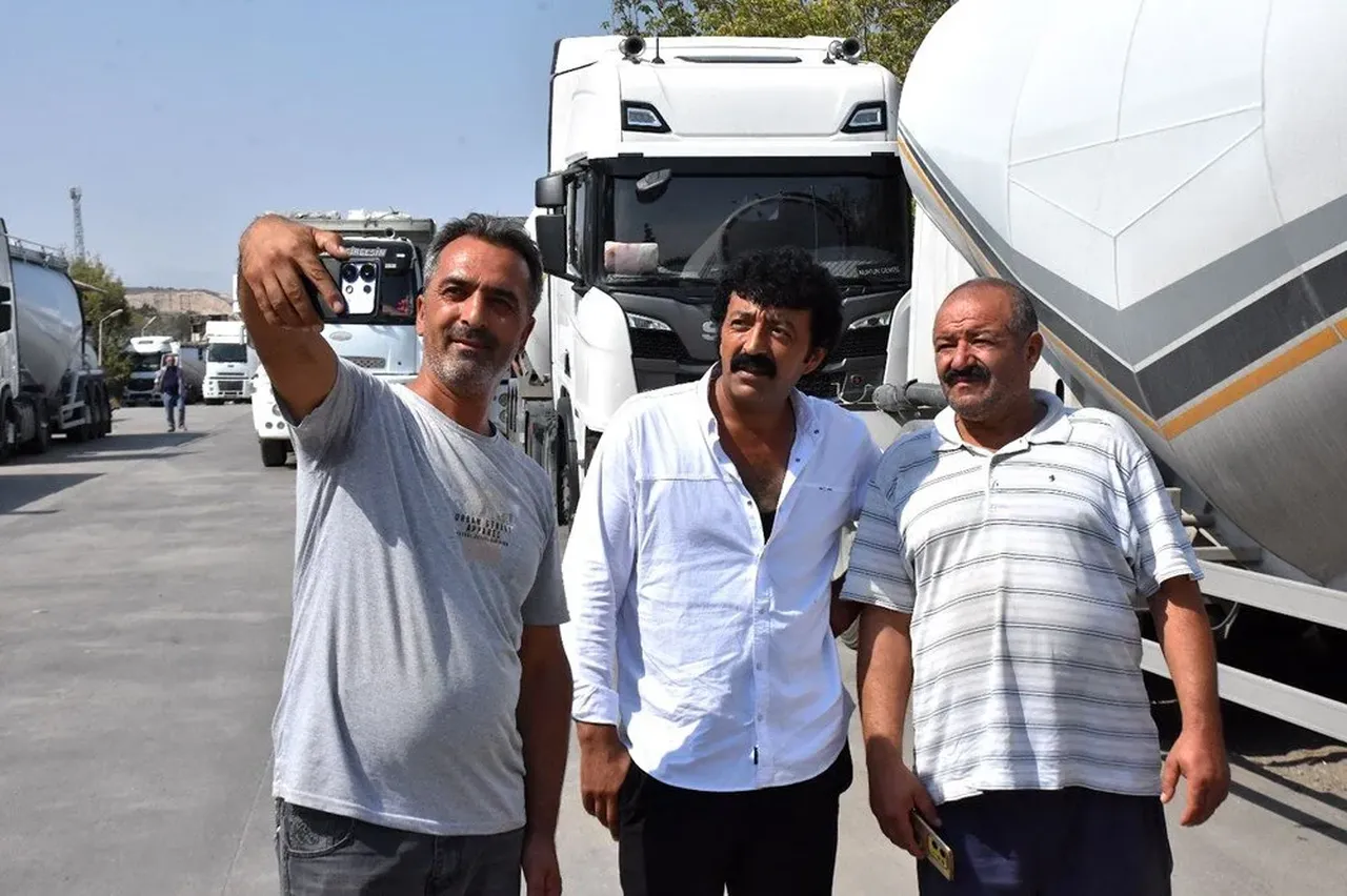 Van'ın Müslüm Babası! Benzerliği hayrete düşürüyor