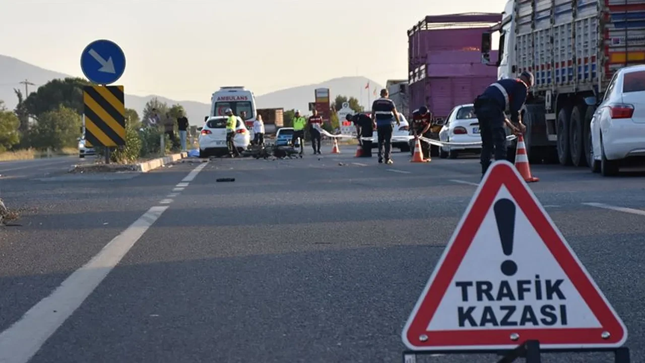 AK Partili isim yolun karşısına geçerken otomobilin altında can verdi