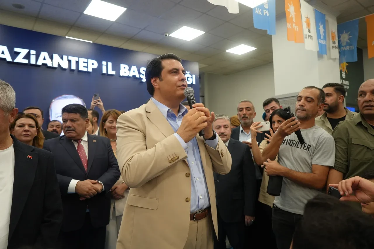 AK Parti'ye geçen başkan Umut Yılmaz'dan dikkat çeken sözler: 'Burası yuvam'