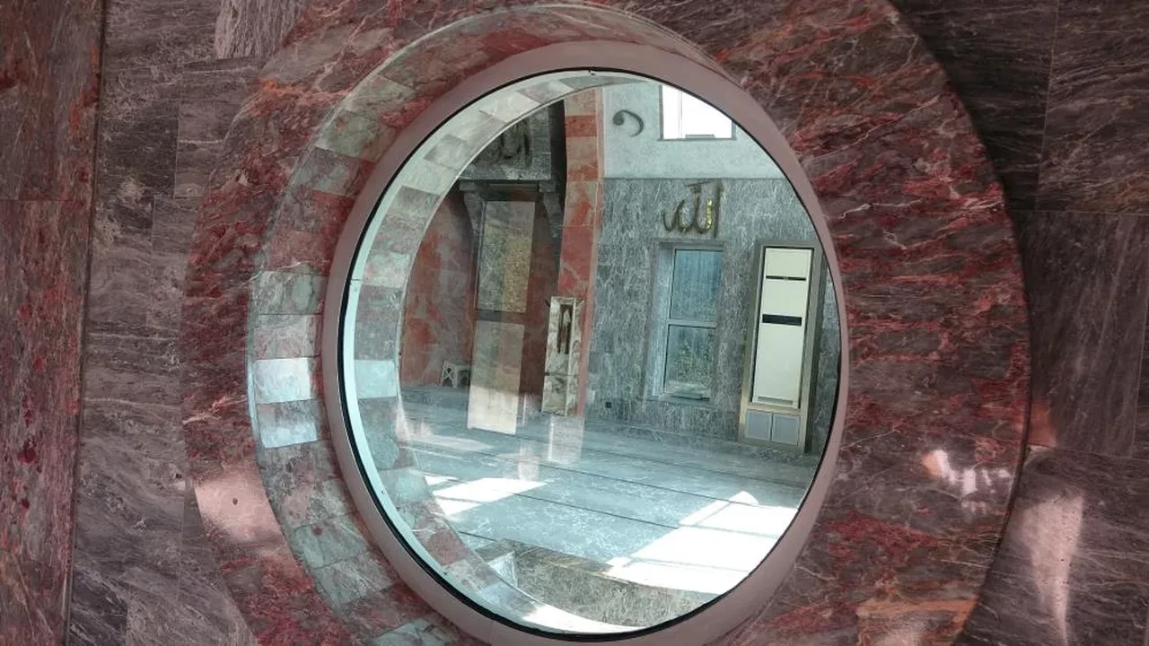 Bu caminin eşi benzeri yok! Gören hayran kalıyor