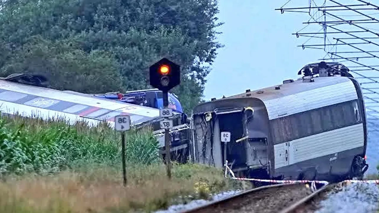 Danimarka'da tren kazası: Ölü ve yaralılar var
