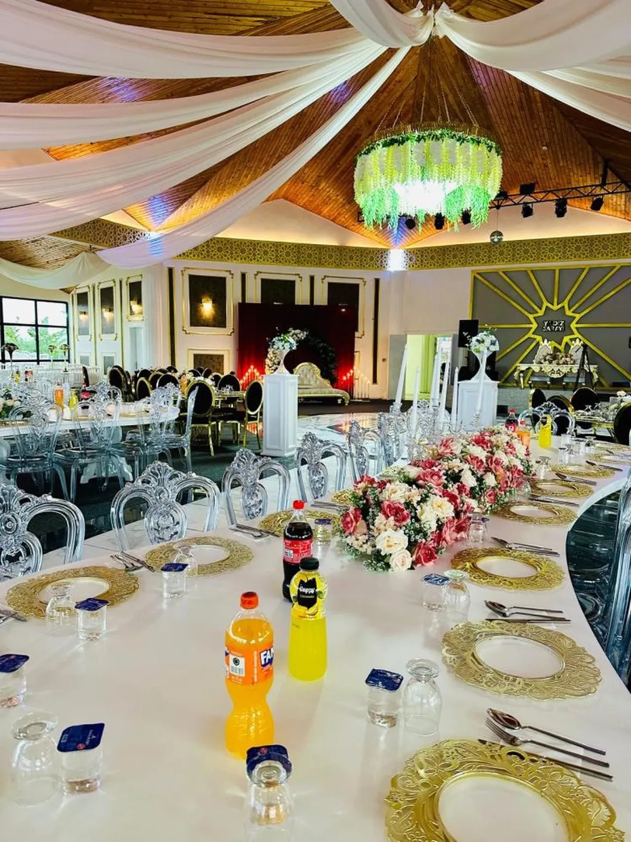 Evlenecek çiftler akın edebilir! Bu salonda düğün yapmak bedava