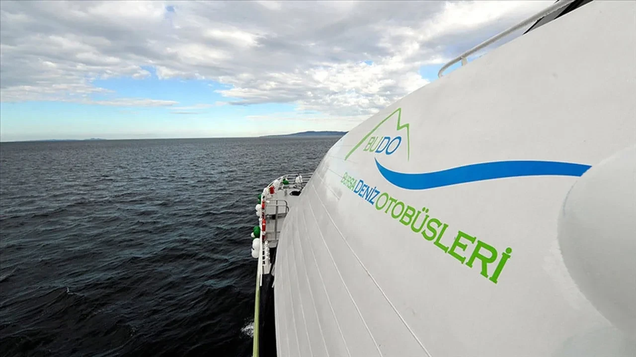 Fırtına Marmara'yı esir aldı! BUDO'dan sefer iptalleri