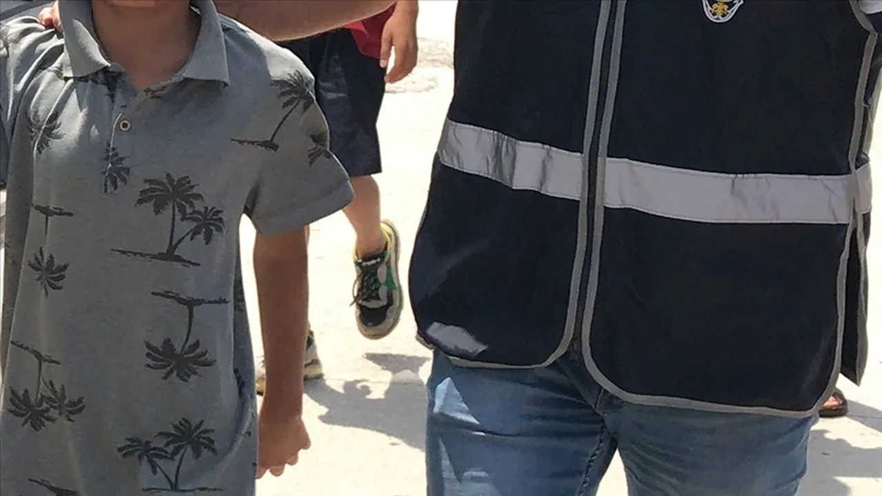 Gençleri lüksle, silahlarla avlıyorlar, kamikaze dronu olarak kullanıyorlar! Detaylar dehşete düşürdü