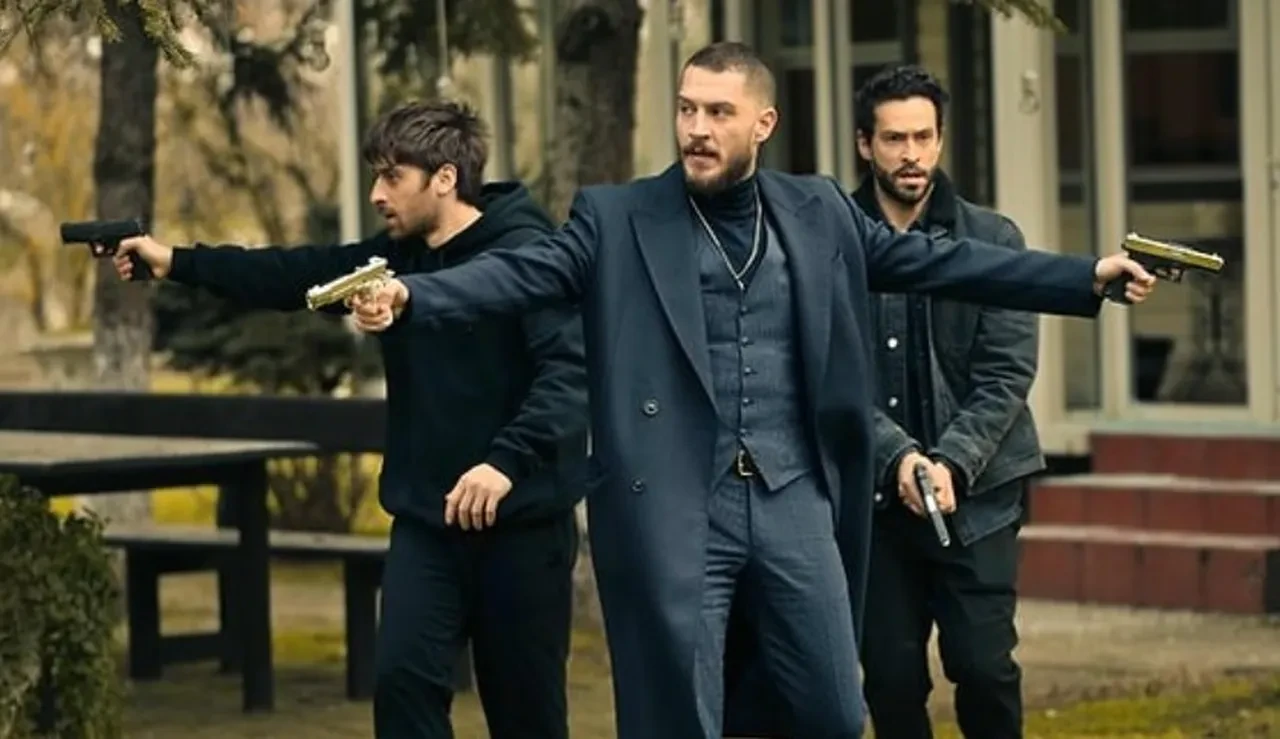 Gençleri lüksle, silahlarla avlıyorlar, kamikaze dronu olarak kullanıyorlar! Detaylar dehşete düşürdü