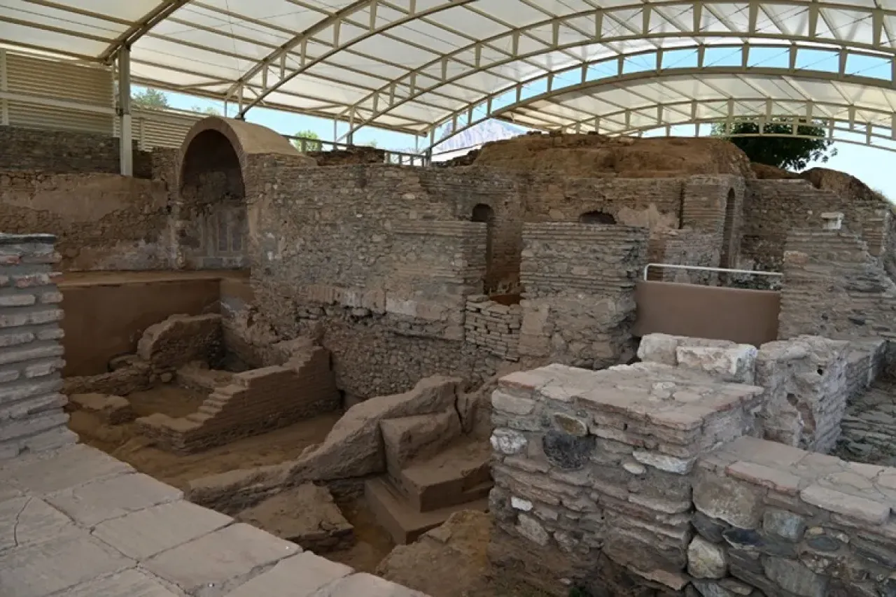 Manisa'da tarihi keşif! Paranın merkezinde bulundu