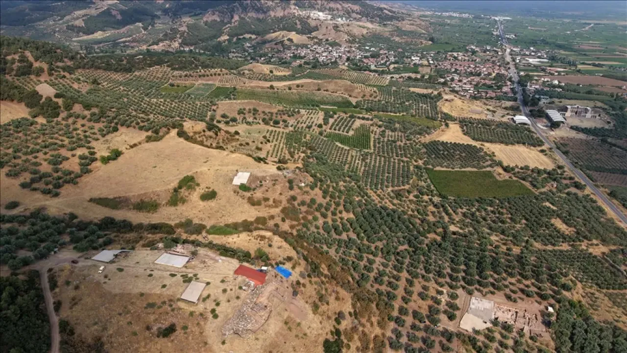 Manisa'da tarihi keşif! Paranın merkezinde bulundu