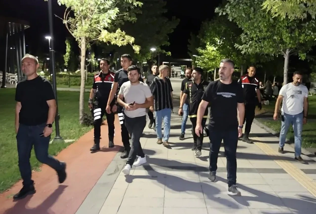 Yangın çıkmasın diye bir kent alarmda! Polis tek tek gidip bunu yapıyor