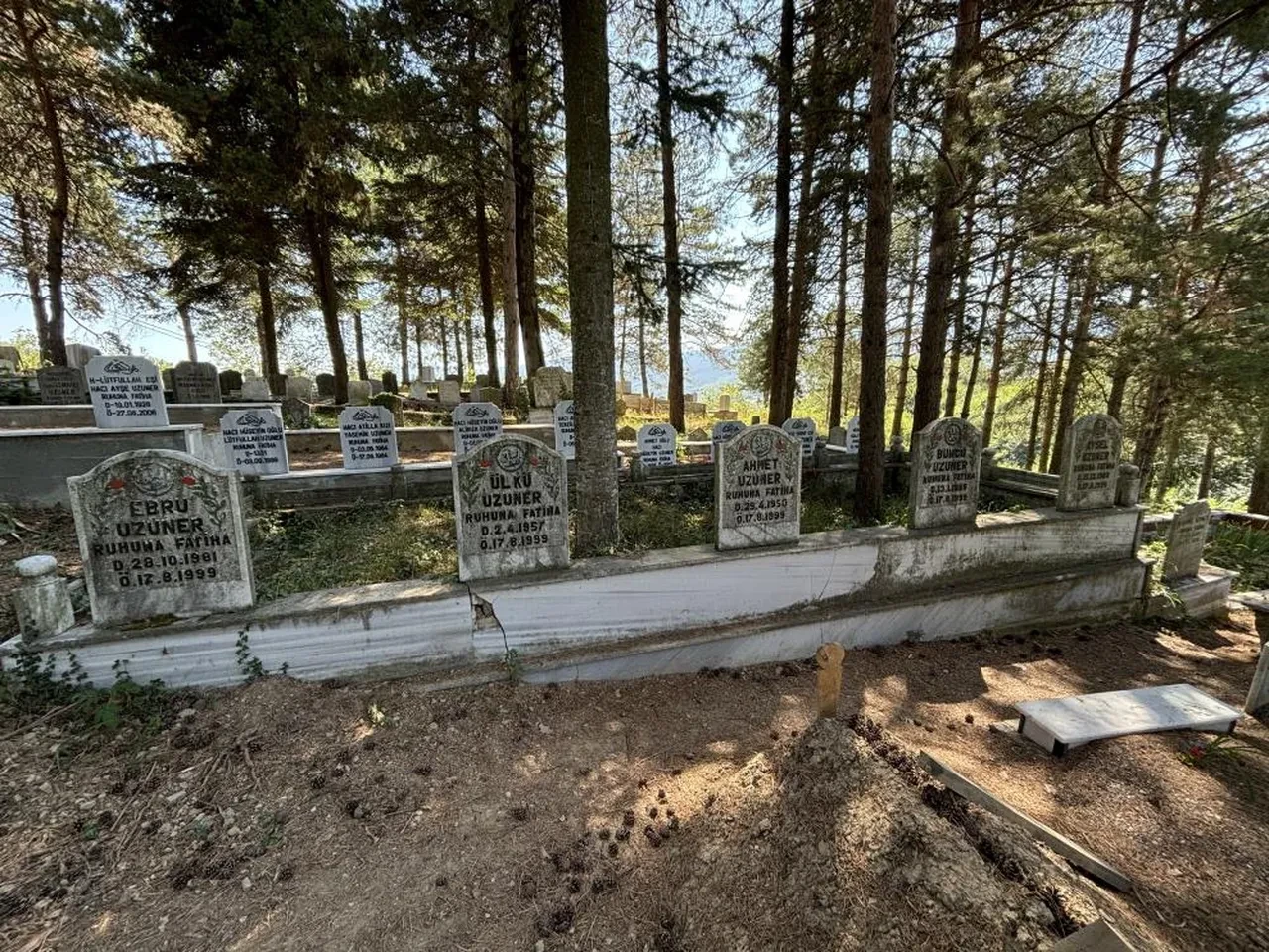 17 Ağustos depreminde 5 yakınını kaybeden ambulans şoföründen herkese uyarı: Uzak durun