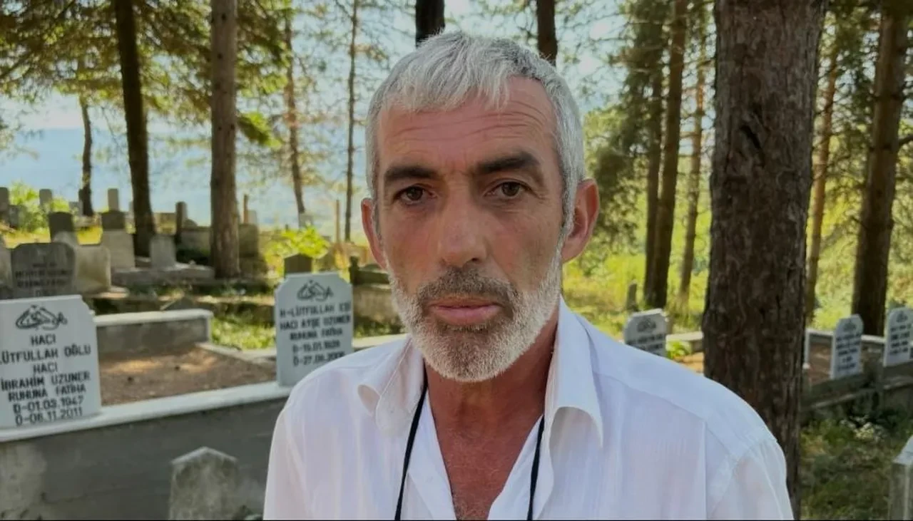 17 Ağustos depreminde 5 yakınını kaybeden ambulans şoföründen herkese uyarı: Uzak durun