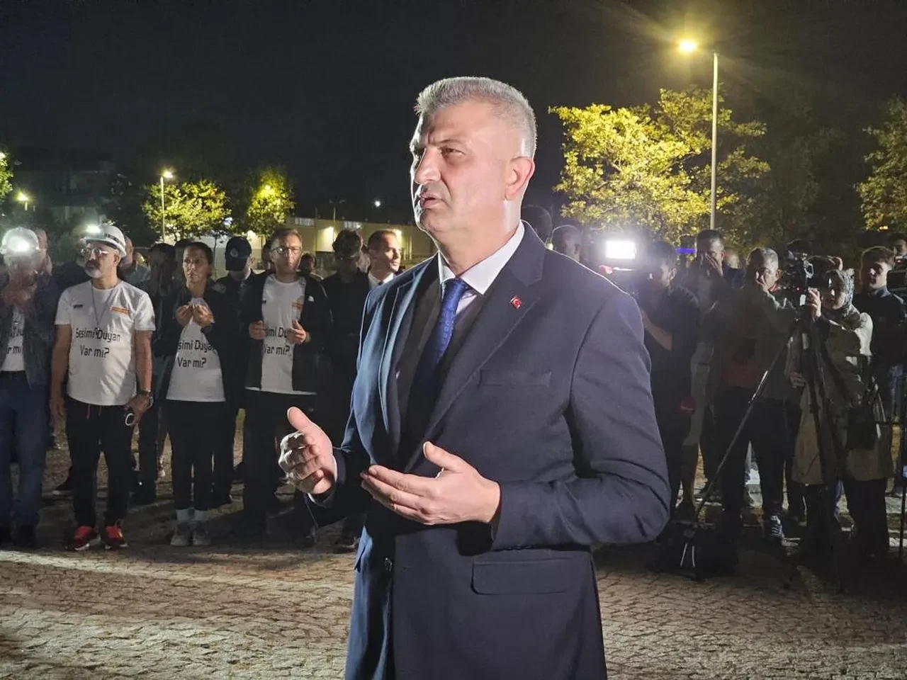 26 yıldır dinmeyen acı: 17 Ağustos'un yıl dönümünde deprem şehitleri dualarla anıldı