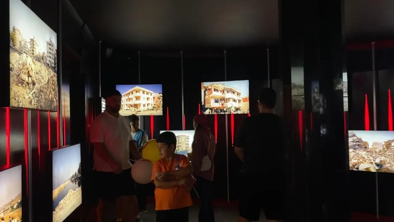 26 yıldır dinmeyen acı: 17 Ağustos'un yıl dönümünde deprem şehitleri dualarla anıldı