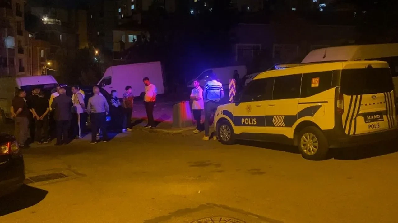 Alacak verecek kavgasında tekme ve tokatlar havada uçuştu