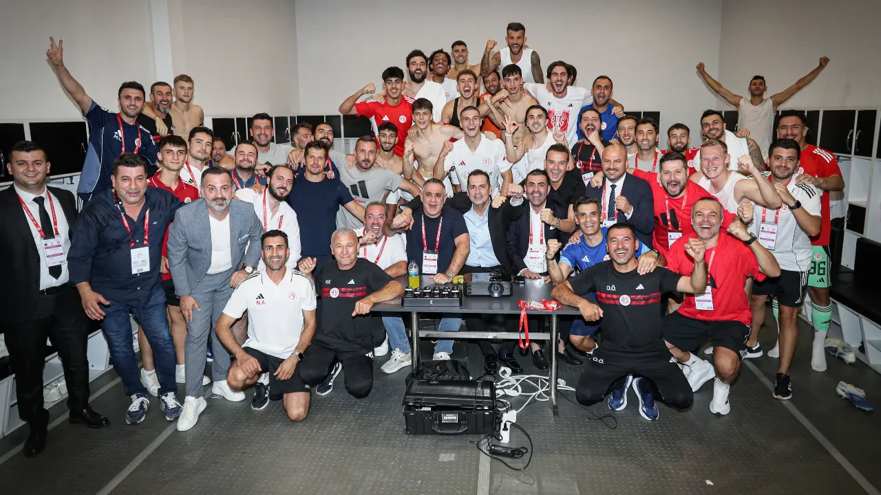 /spor/antalyaspor-kayipsiz-gidiyor-genclerbirligi-deplasmaninda-galibiyet-3242340