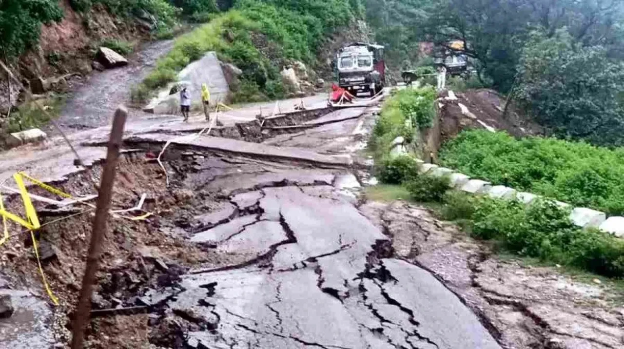 Bulut patladı, 5'i çocuk 7 kişi öldü! Toprak kaydı, sel bastı