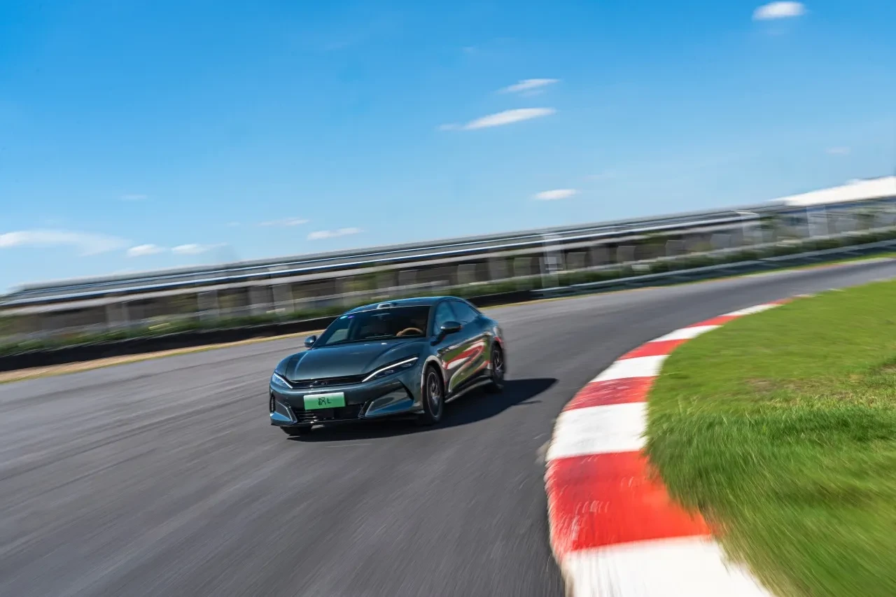 BYD su, kum ve hızı serbest bıraktı: 3400 liraya yeni yarış pisti