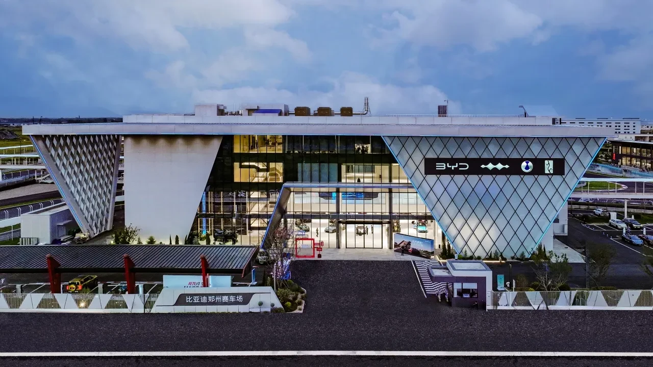 BYD su, kum ve hızı serbest bıraktı: 3400 liraya yeni yarış pisti