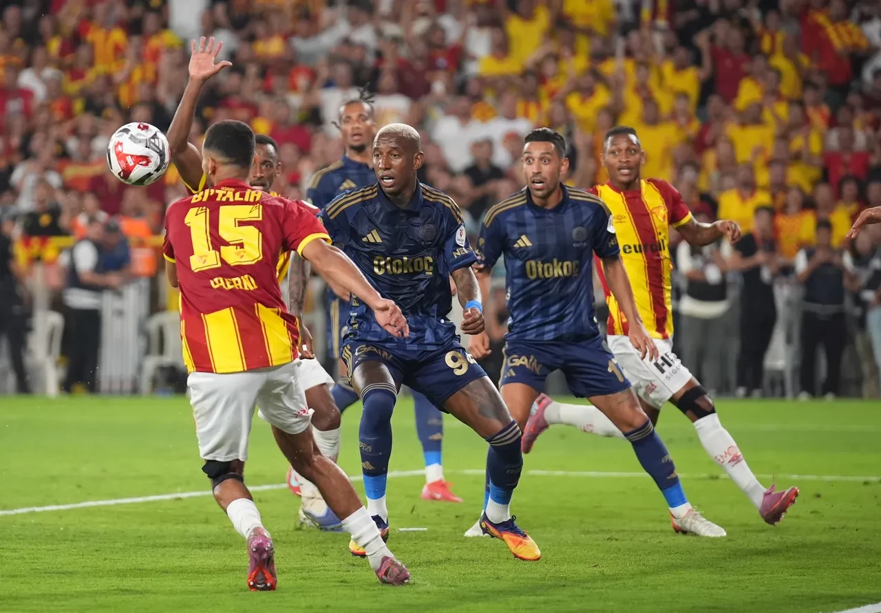 Fenerbahçe'nin teklifine ateş püskürdü! Kanat transferi iyice bilmeceye döndü