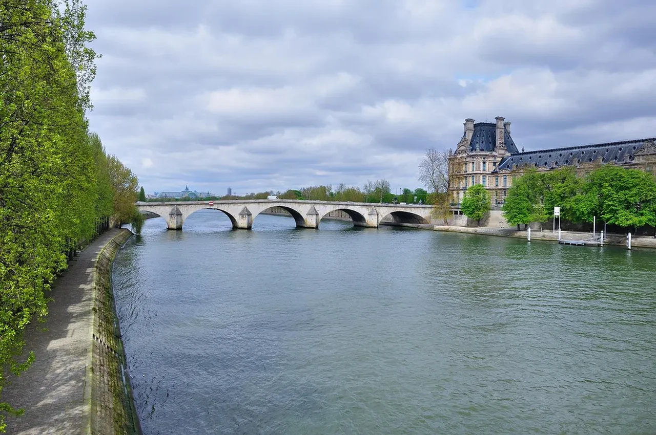 Fransa'da ünlü Sen Nehri'nden 4 ceset çıktı!