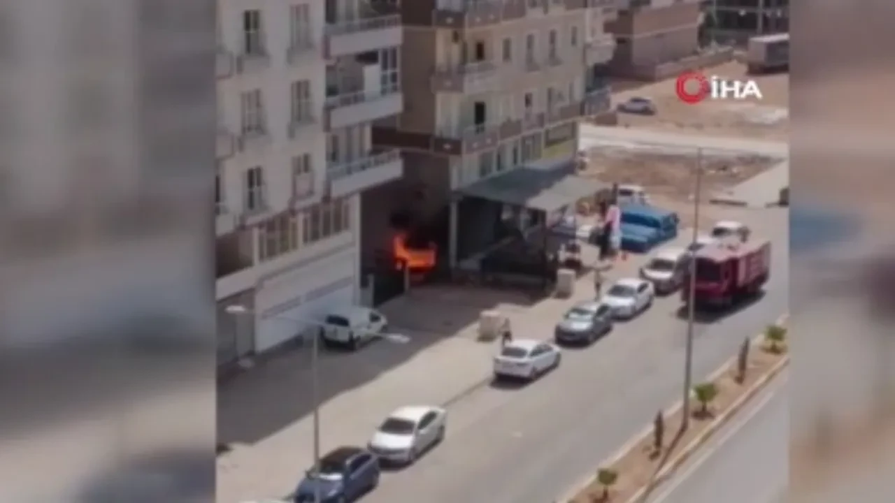Mardin’de apartman girişinde çıkan yangın söndürüldü