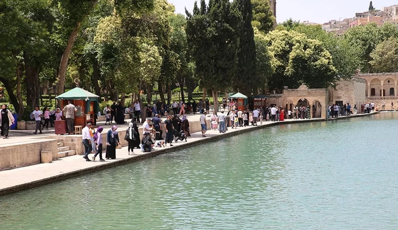 Meteoroloji'den şiddetli rüzgâr ve sağanak yağmur uyarısı! İşte 17 Ağustos hava durumu