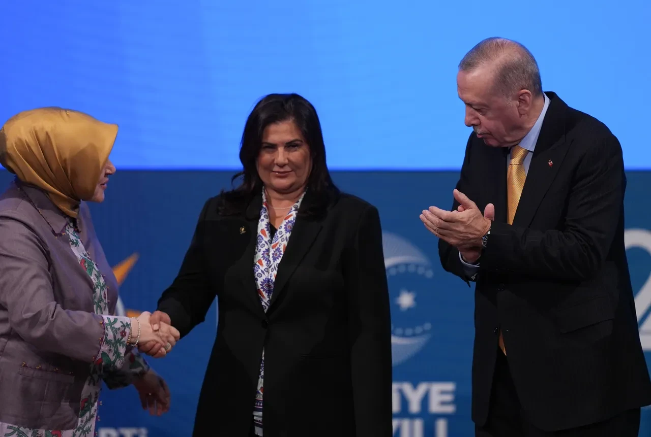 Özlem Çerçioğlu sessizliğini bozdu! CHP'ye ateş püskürdü! "Mafya ve rant..."