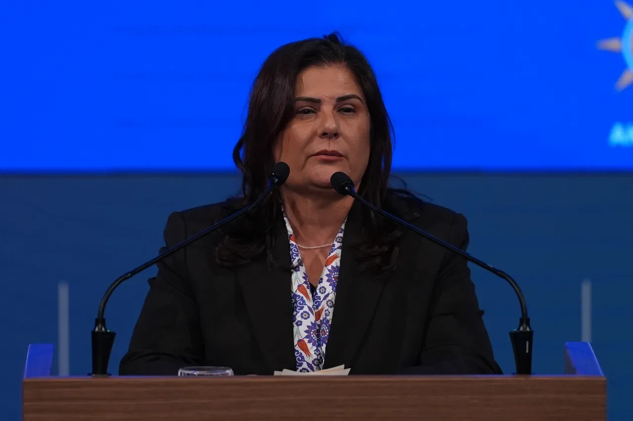 Özlem Çerçioğlu sessizliğini bozdu! CHP'ye ateş püskürdü! "Mafya ve rant..."