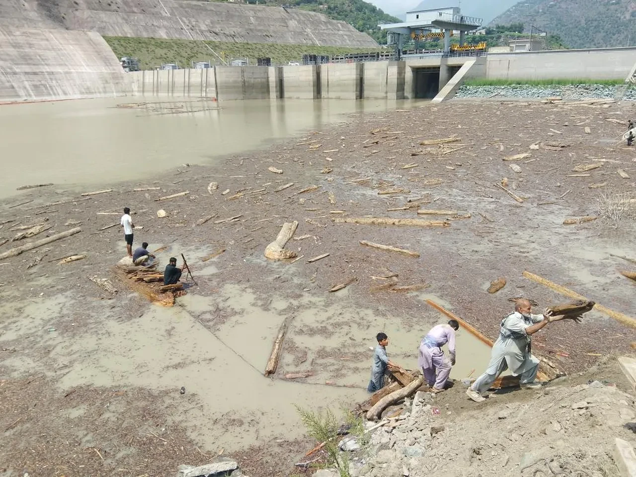 Pakistan'da sel felaketi: Can kaybı her saat artıyor!