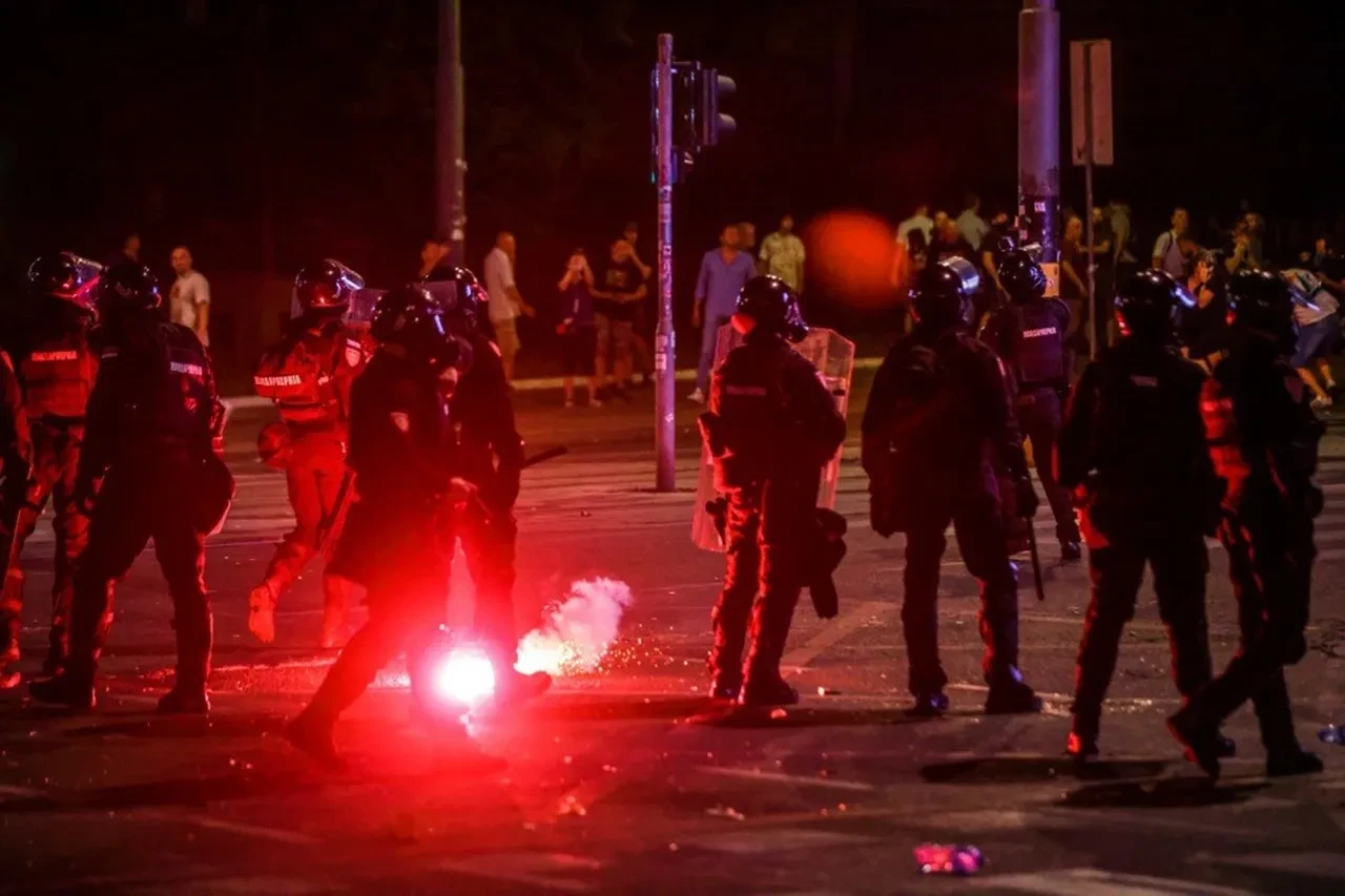 Rusya'dan gelen açıklama Sırbistan'ı yangın yerine çevirdi! Halk yeniden sokağa indi
