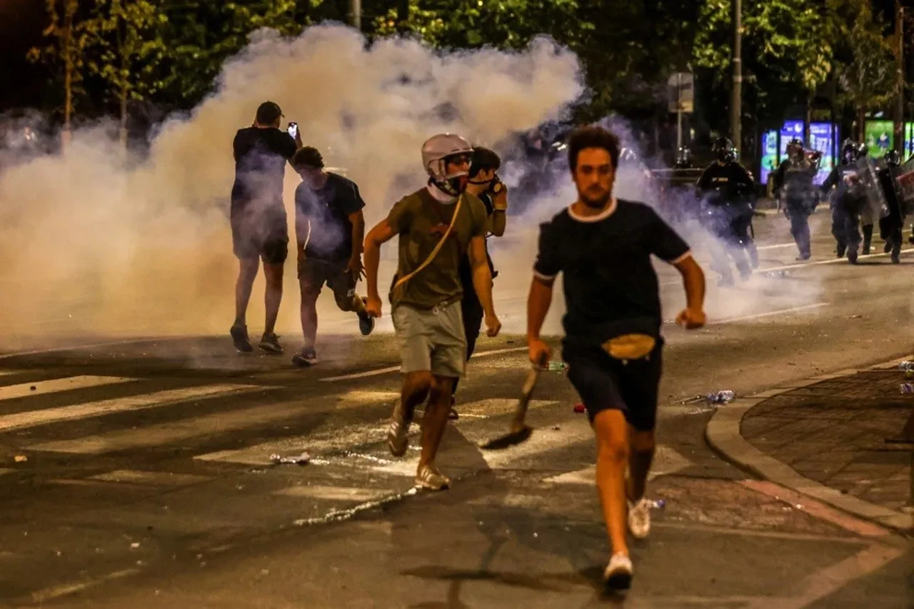 Rusya'dan gelen açıklama Sırbistan'ı yangın yerine çevirdi! Halk yeniden sokağa indi