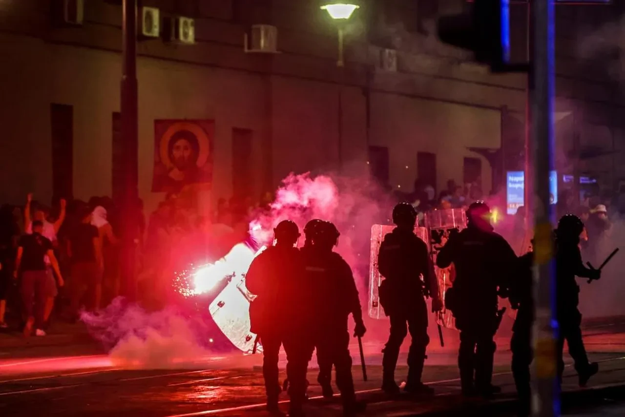 Rusya'dan gelen açıklama Sırbistan'ı yangın yerine çevirdi! Halk yeniden sokağa indi