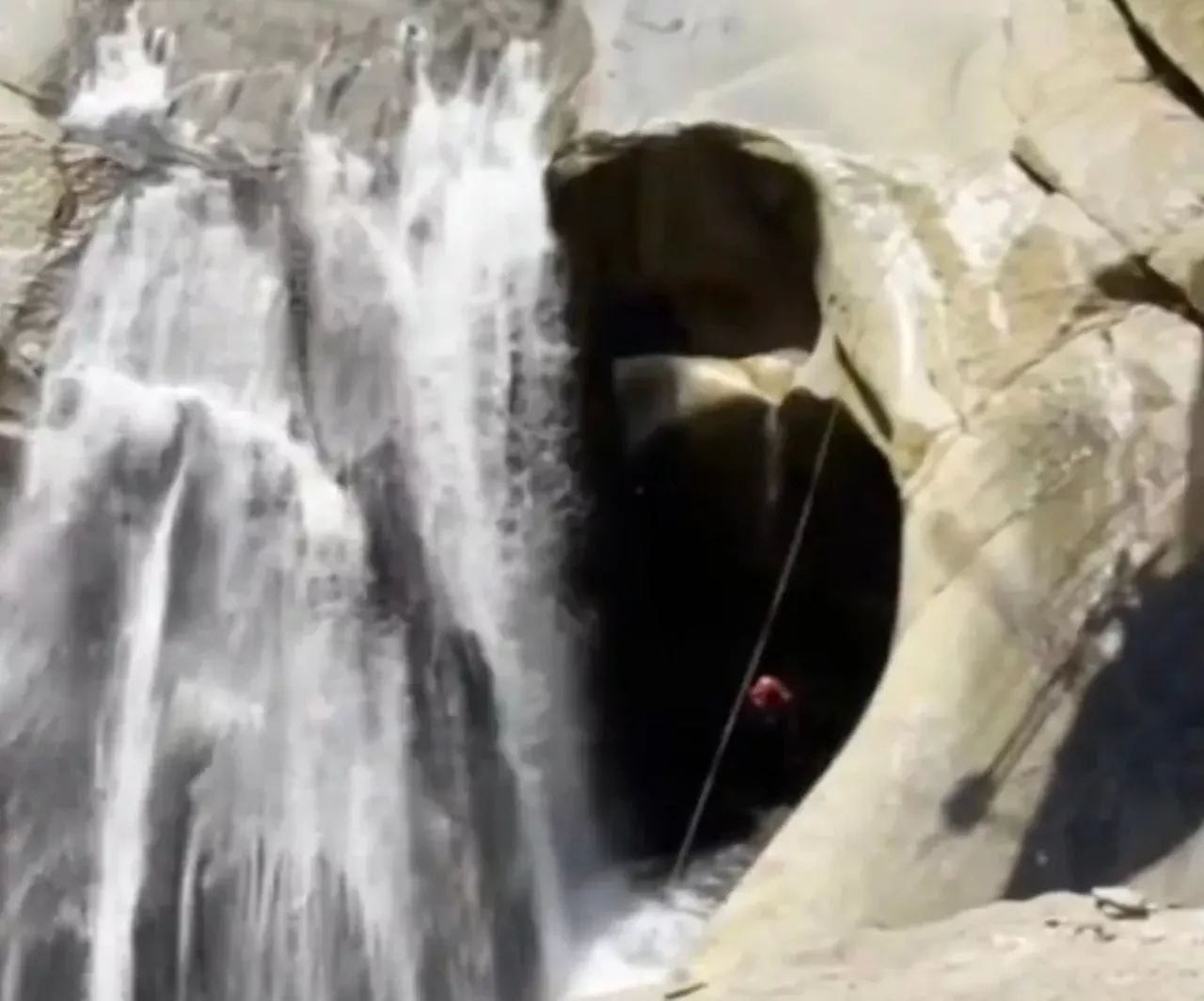 Sağır edici seslerin arasında 48 saatlik kabus! 'Tuvalet çanağı' denilen yerde ilk ize rastlandı