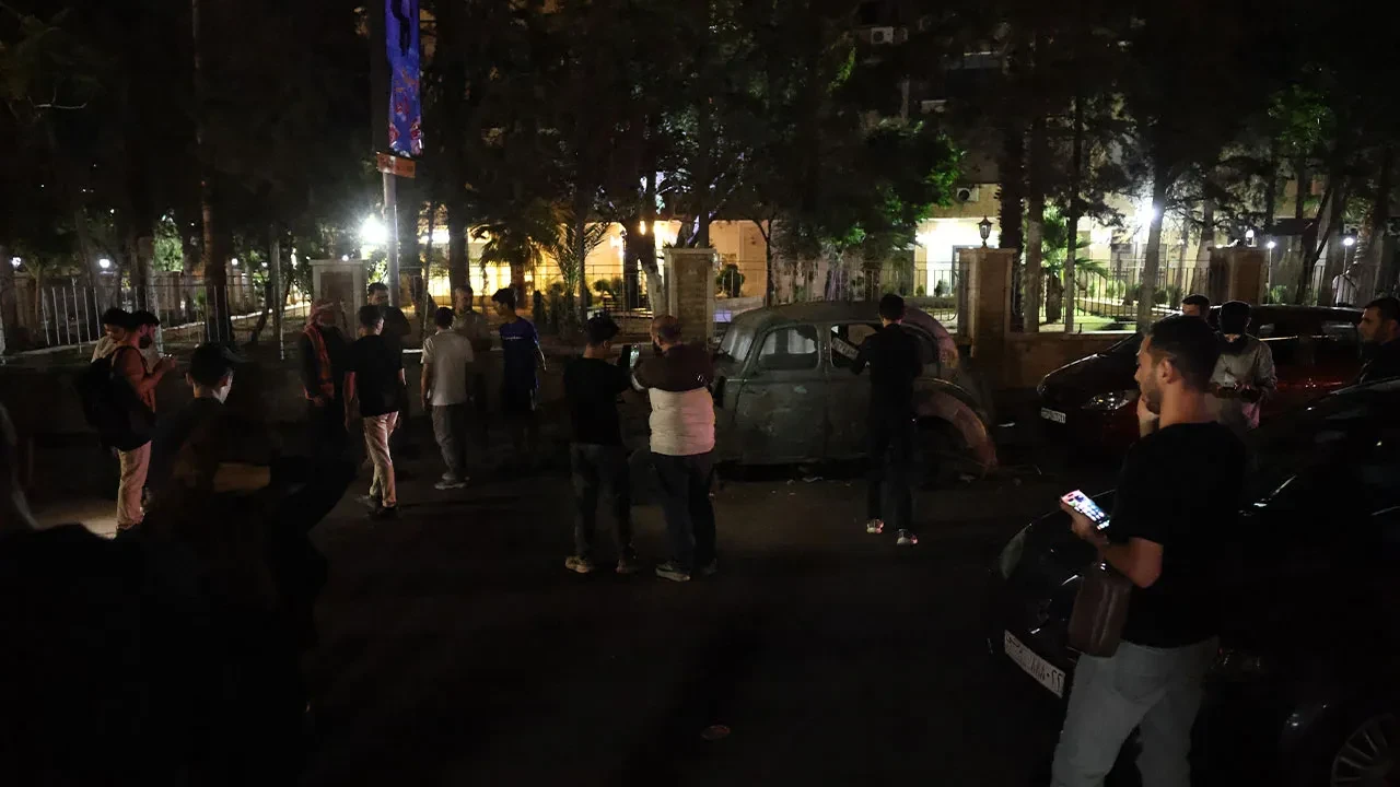Suriye'de bombalı saldırı! Araç havaya uçtu