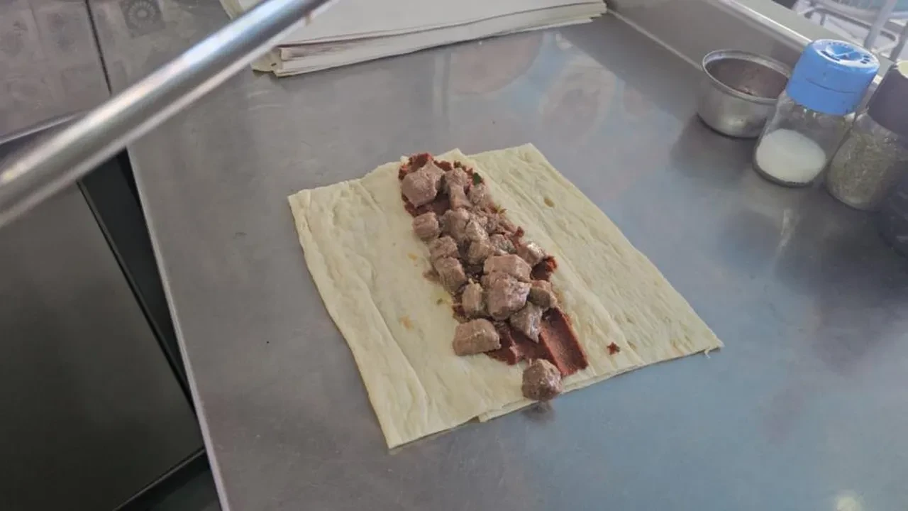 Yiyen bir daha geliyor! Kavurma ve çiğköftenin birleştiği yeni lezzet